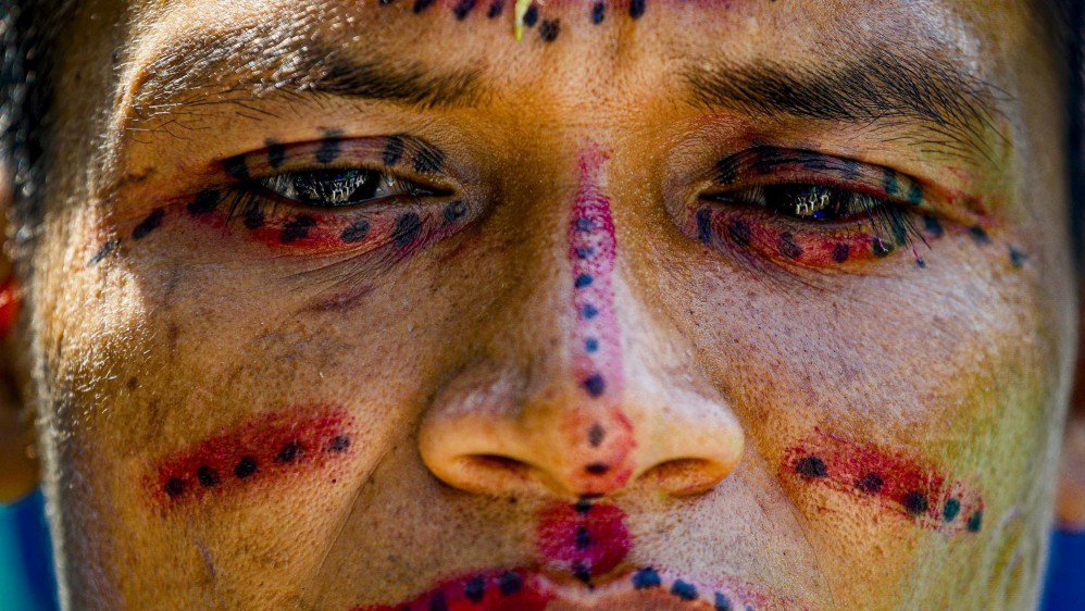 Los Indígenas siguen resistiendo a pesar de las violaciones a los derechos humanos que han sufrido por grupos armados que los quieren despojar de sus tierras ancestrales. Foto: Manuel Saldarriaga Quintero.