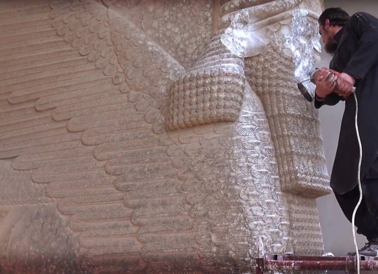 El terror no reparó en la importancia histórica de las estatuas que destruyó, buscando que el mundo lo viera todo. FOTOS ap y reuters