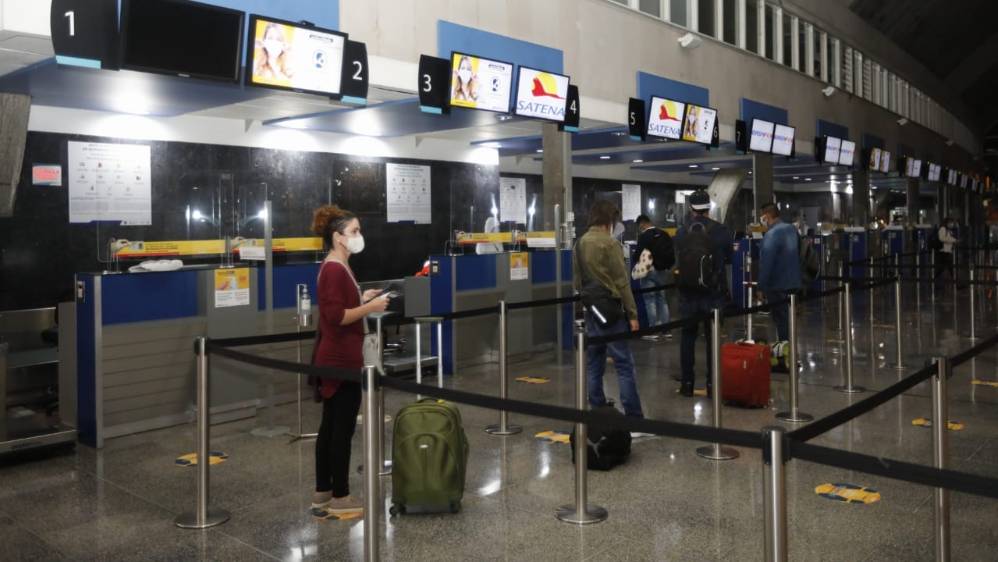 Reabren los aeropuertos de Rionegro y Medellín