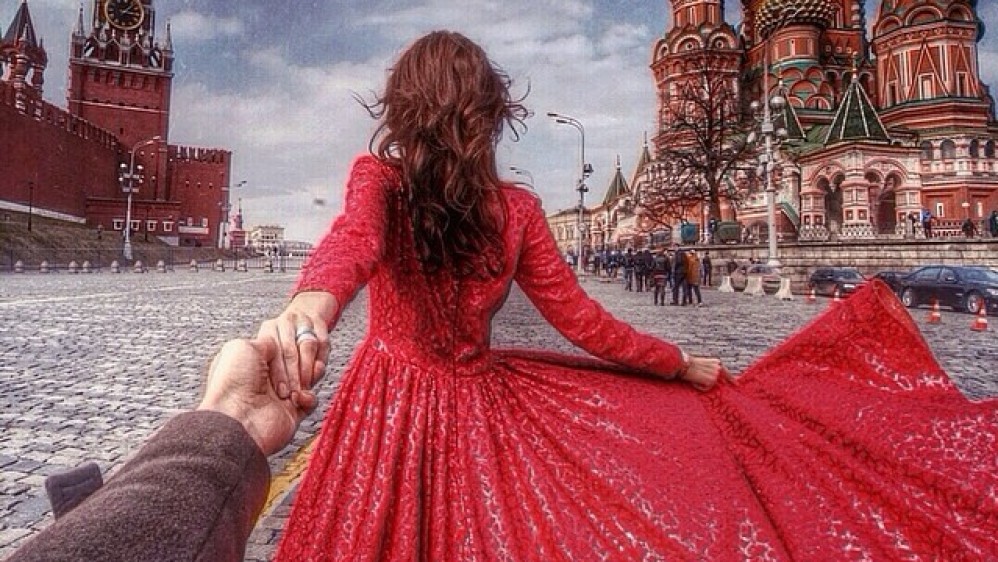 El Kremlin, Moscú, Rusia. Foto: Murad Osmann. En Instagram: @muradosmann